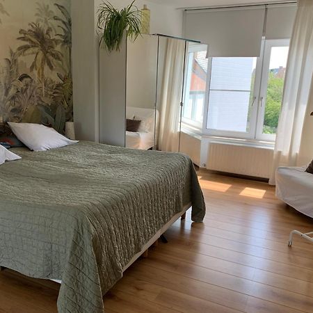 Guesthouse Poppies , Free Parking Oostende Bagian luar foto