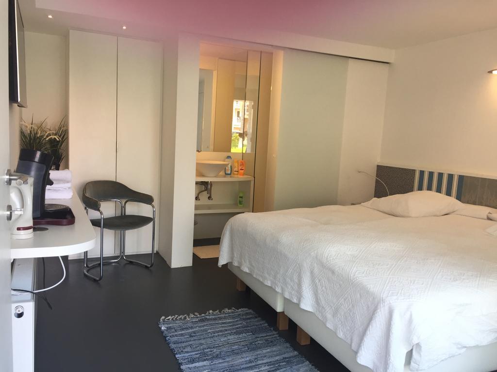 Guesthouse Poppies , Free Parking Oostende Bagian luar foto