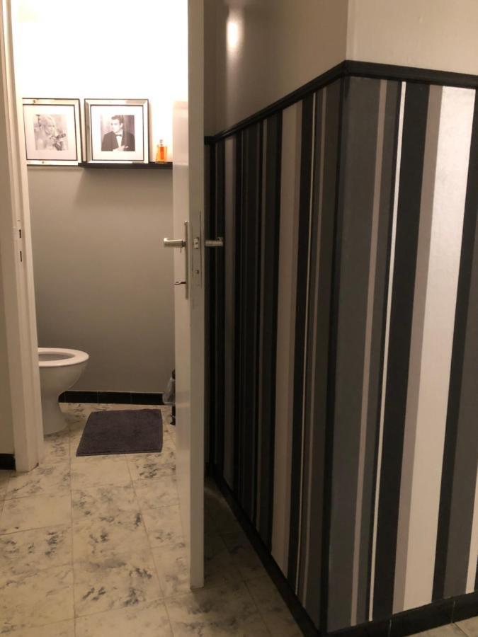 Guesthouse Poppies , Free Parking Oostende Bagian luar foto
