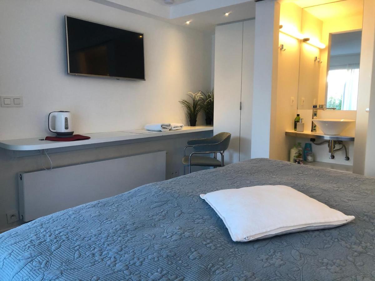Guesthouse Poppies , Free Parking Oostende Bagian luar foto